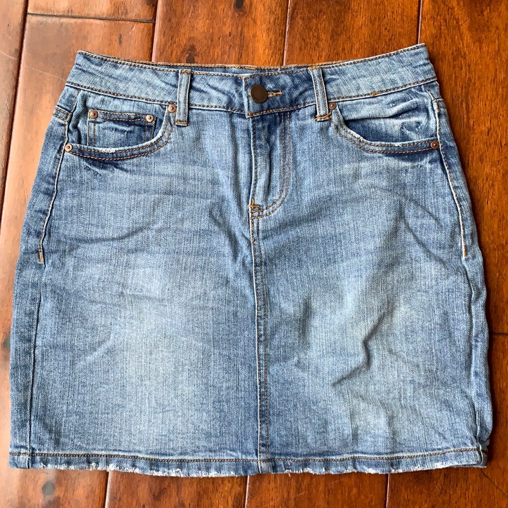 Ivy and Main Jean skirt. Size 3. Great condition